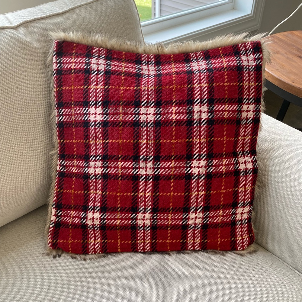 Pottery Barn Plaid Faux Fur Back Pillow Cover 20” x 20”
